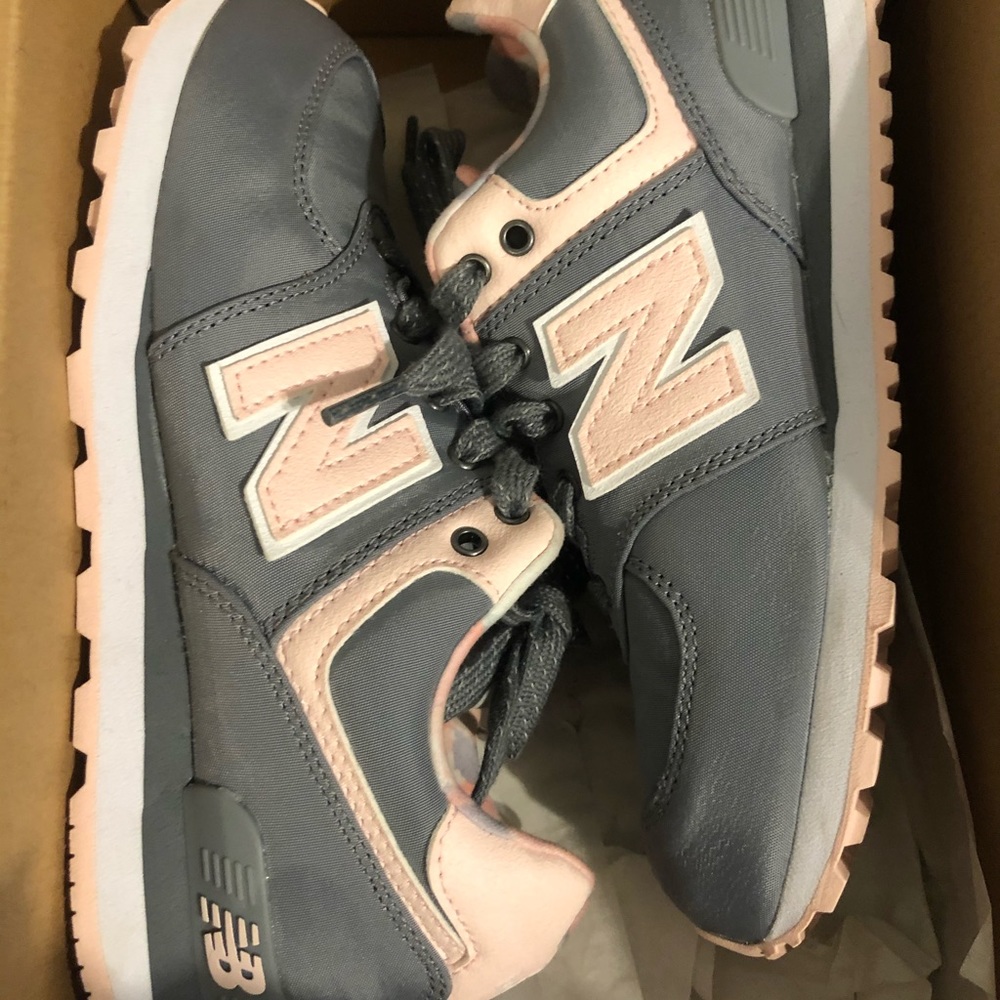 Never Worn New Balance Pink / Grey / White Sz 3